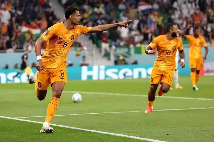 多特蒙德完胜塞内加尔，范佩西惊艳世界