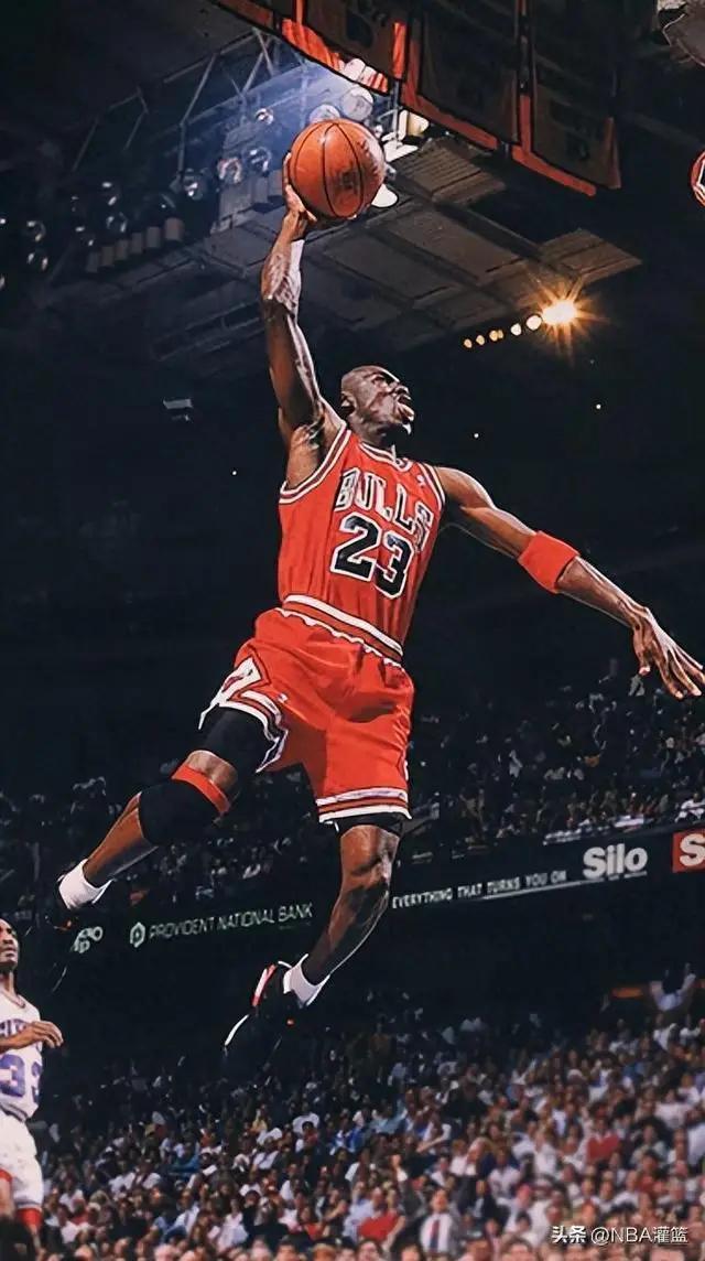 篮球选手刷新世界纪录，震撼全场