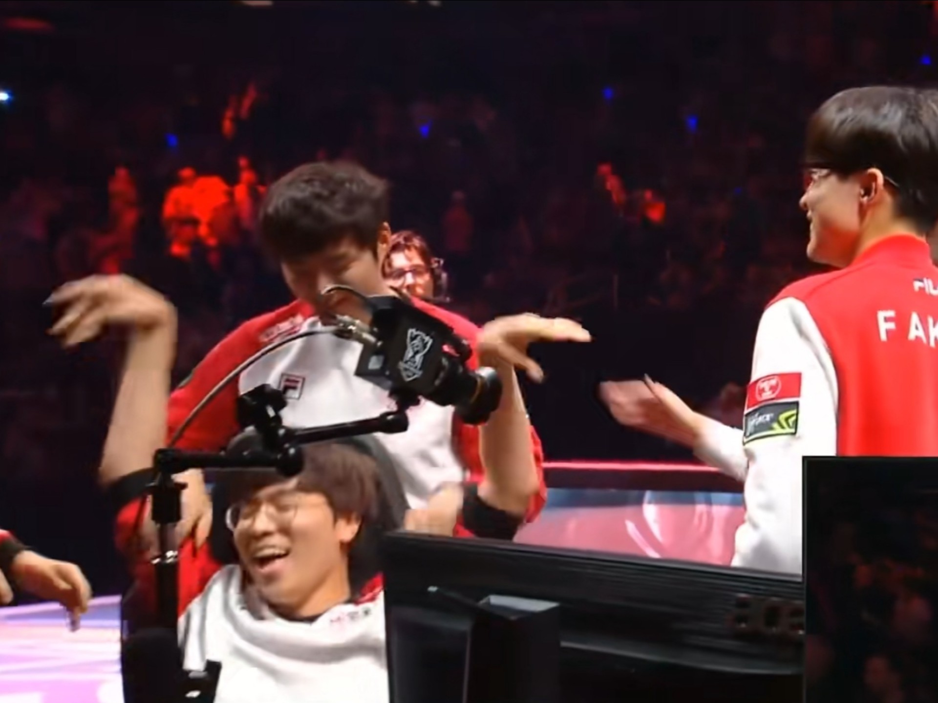 S赛明星选手受伤退赛,引发热议的简单介绍 S赛明星选手受伤退赛,引发热议的简单介绍