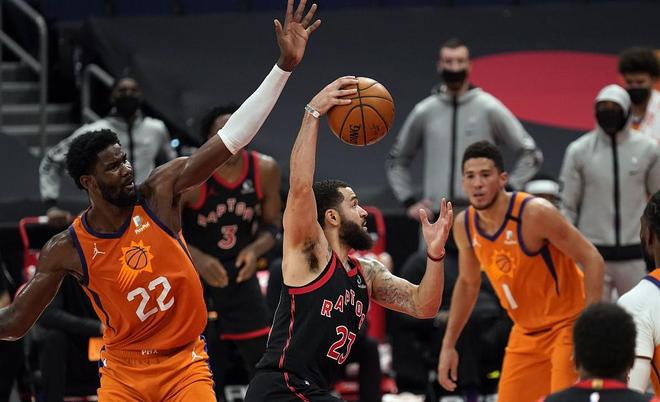 上海队横扫山西队,保罗关键制胜 上海队横扫山西队,保罗关键制胜