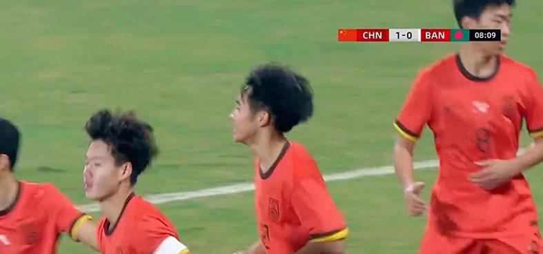 中国队碾压英格兰队，梁靖崑关键制胜