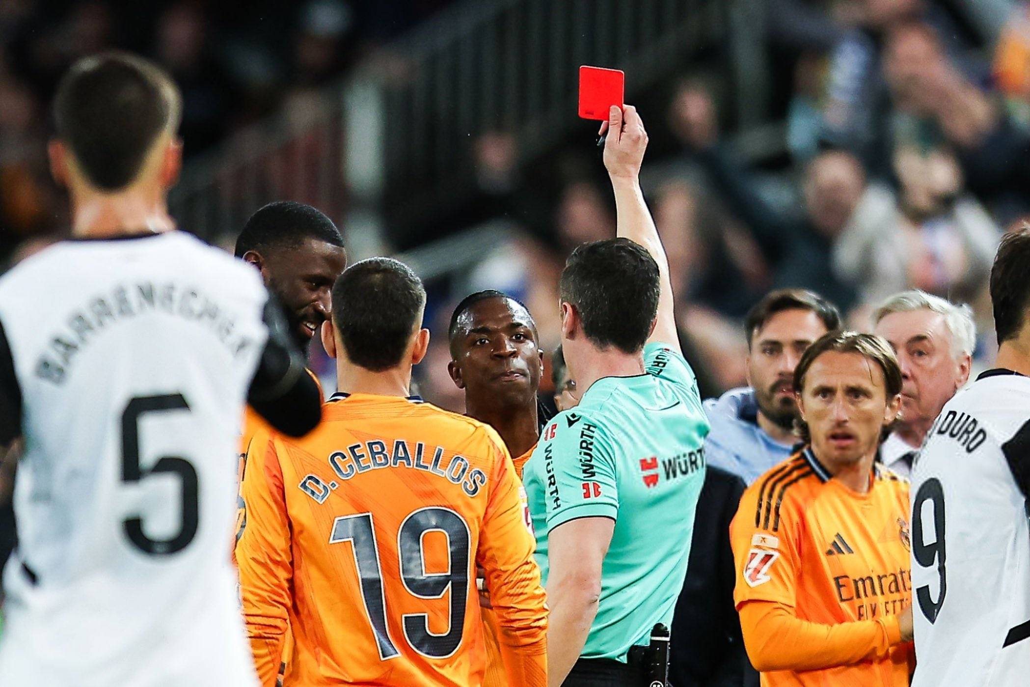 多特蒙德绝杀巴萨,莫德里奇带队取胜 多特蒙德绝杀巴萨,莫德里奇带队取胜