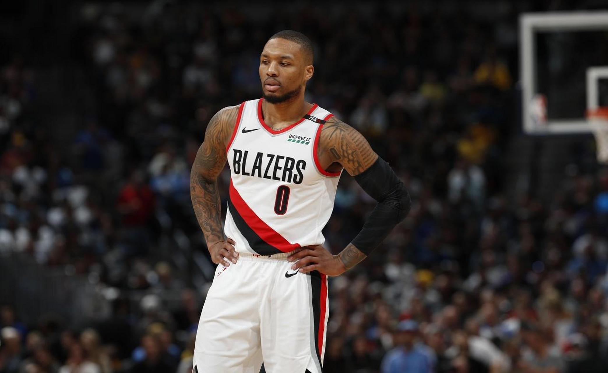 篮网翻盘上海队，利拉德带队取胜