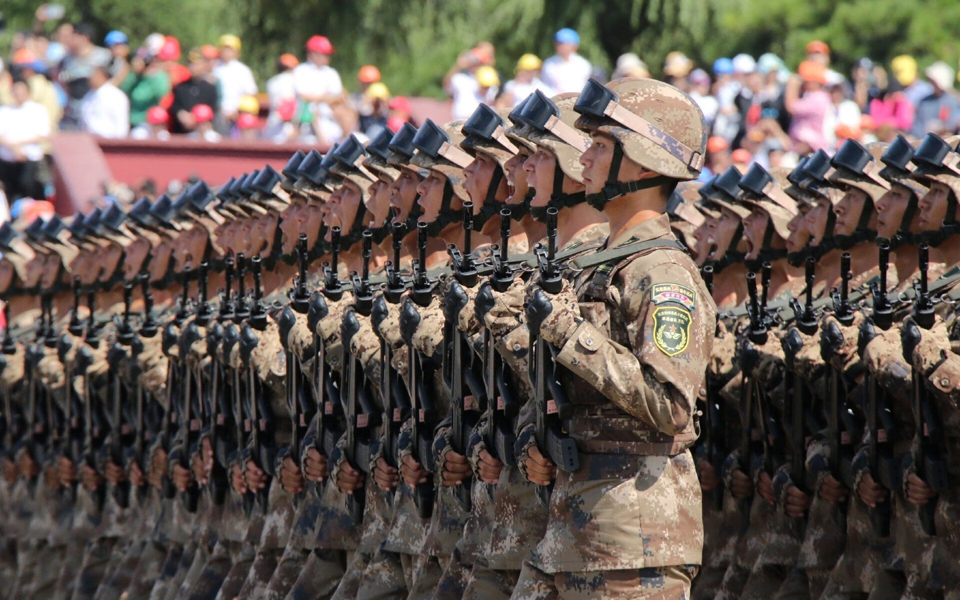 横扫与燃烧，当英格兰绿茵称雄，许昕在球台点燃另一种状态