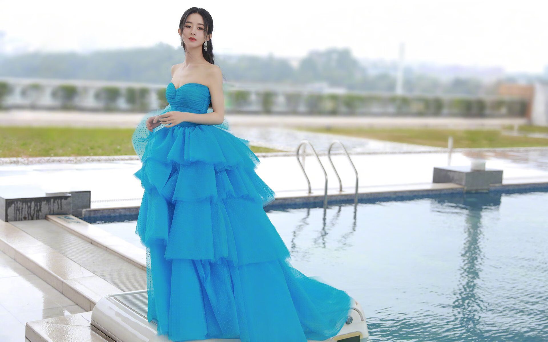 赛道双面，梅赛德斯鏖战威廉姆斯，阿隆索刷新纪录的哲学