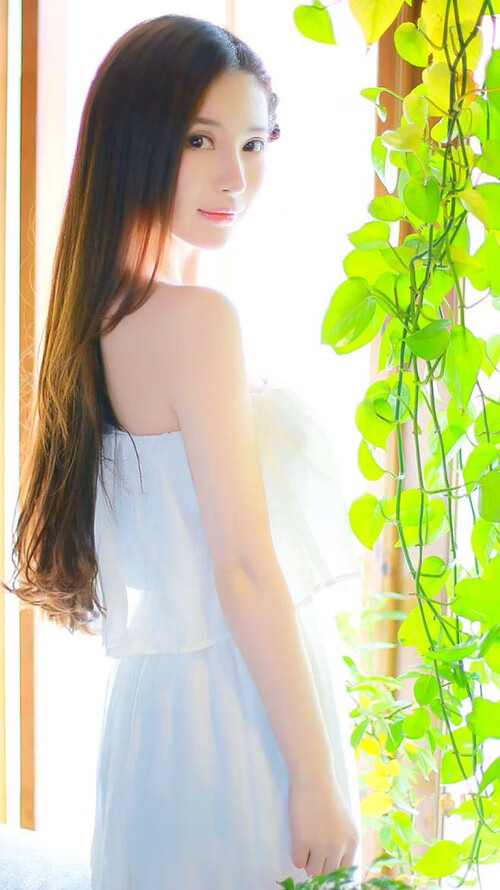 爱游戏娱乐-黑马逆袭！哈斯车队爆冷碾压红牛，拉塞尔孤勇扛旗