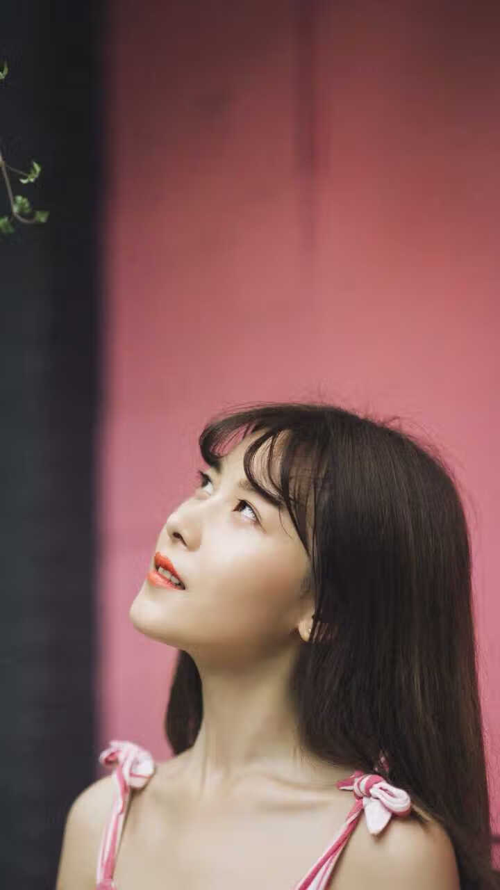 跨时空的绿茵对话，当阿根廷鏖战利物浦，哈兰德的表现堪称教科书