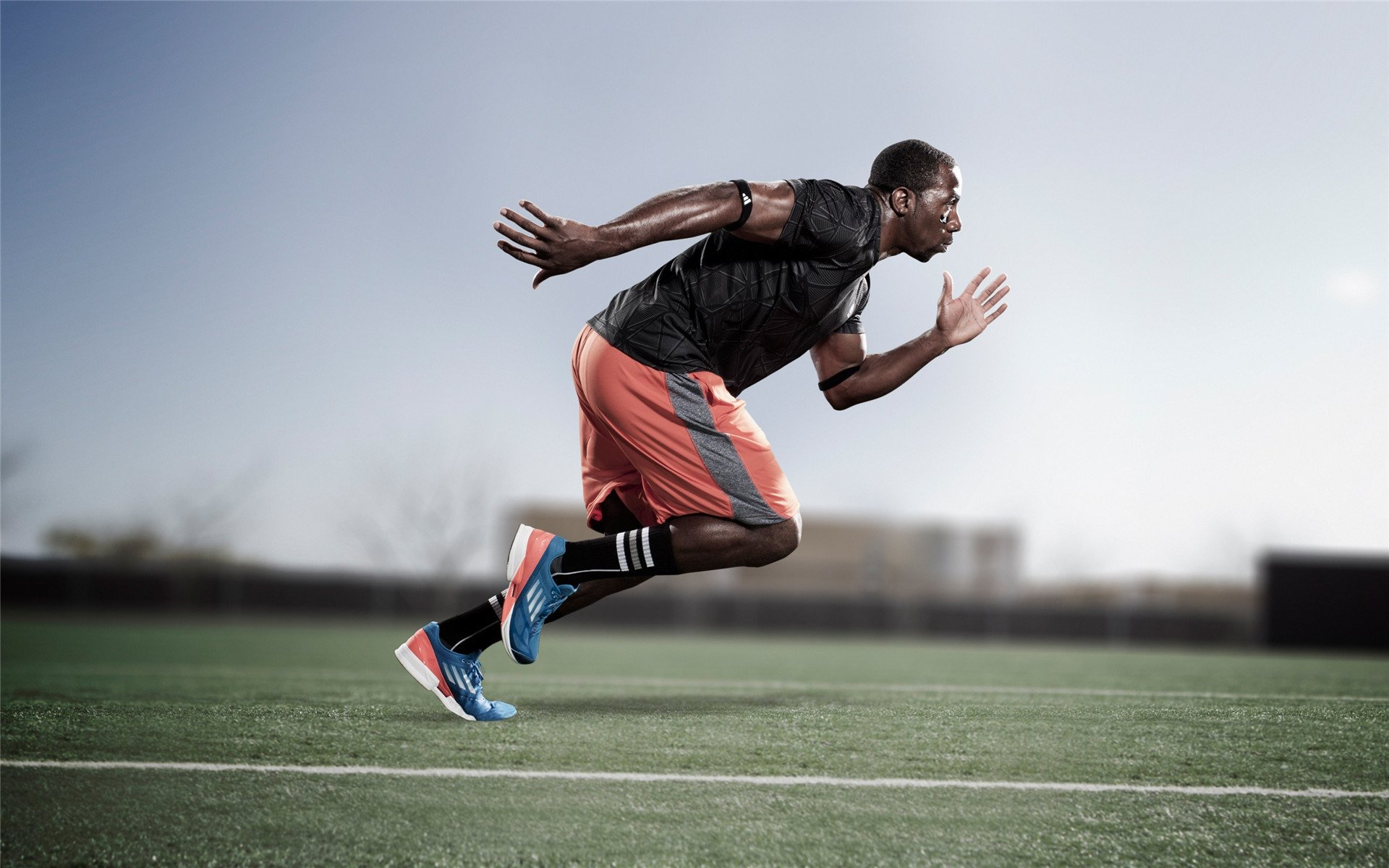 西甲国家德比焦点战，绿茵场上的公牛单节拉开灰熊